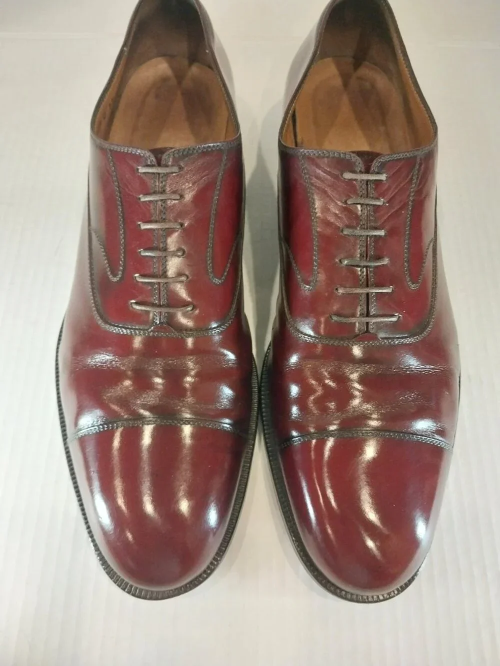 SALVATORE FERRAGAMO men's (SAVE $800) size 13 B brown Oxford.